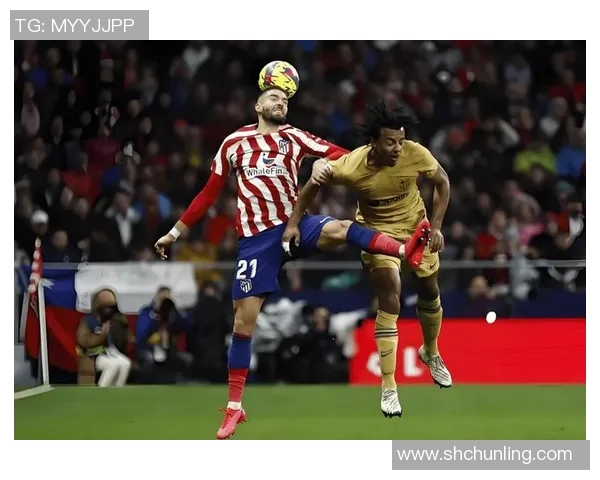 西甲巅峰对决巴塞罗那迎战马德里竞技激情碰撞引发球迷热议