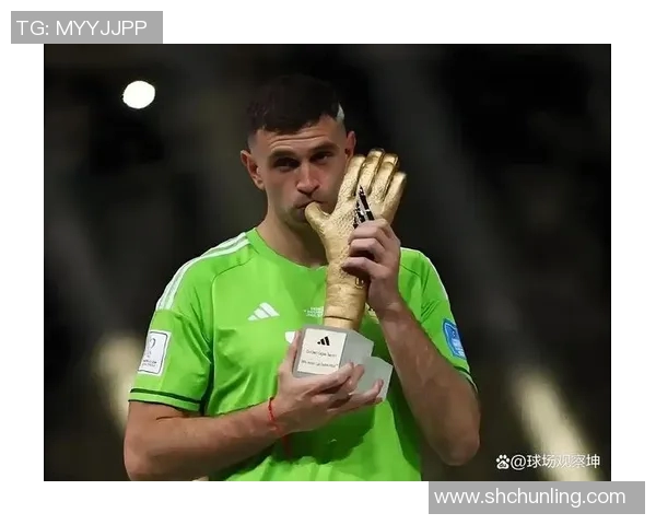 马丁内斯的传奇旅程：从球场新星到世界级教练的蜕变与挑战