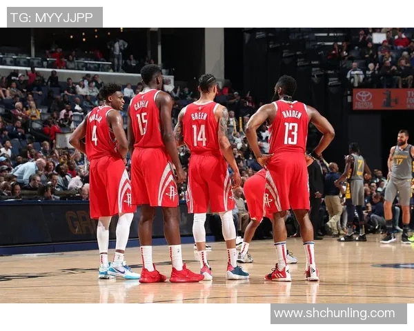 火箭队与灰熊队的激烈对决揭示了季前赛的精彩与挑战 火箭队与灰熊队的激烈对决揭示了季前赛的精彩与挑战